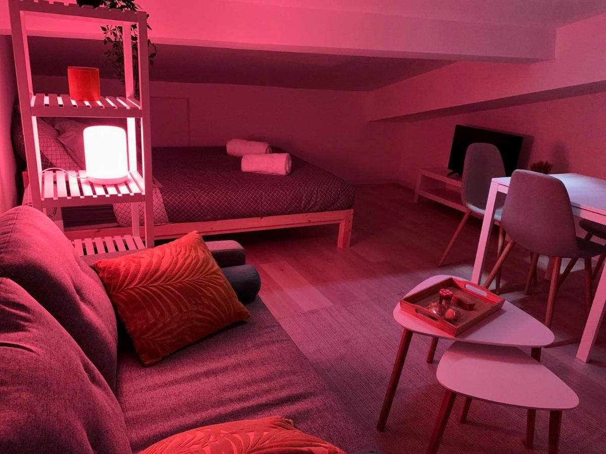 Studio Avec Lumiere D'Ambiance - Proche Victoire Apartment Bordeaux Bagian luar foto